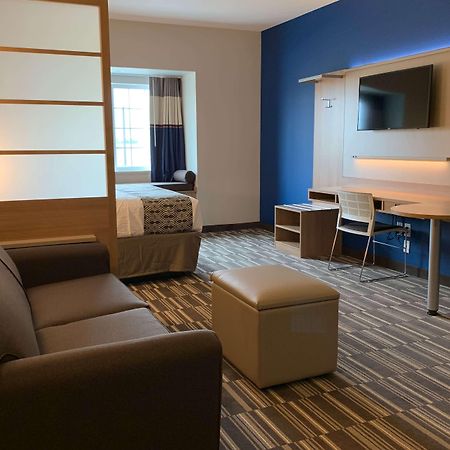 Microtel Inn & Suites By Wyndham Fountain Fort Carson Екстериор снимка