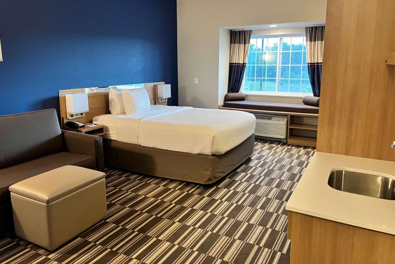 Microtel Inn & Suites By Wyndham Fountain Fort Carson Екстериор снимка