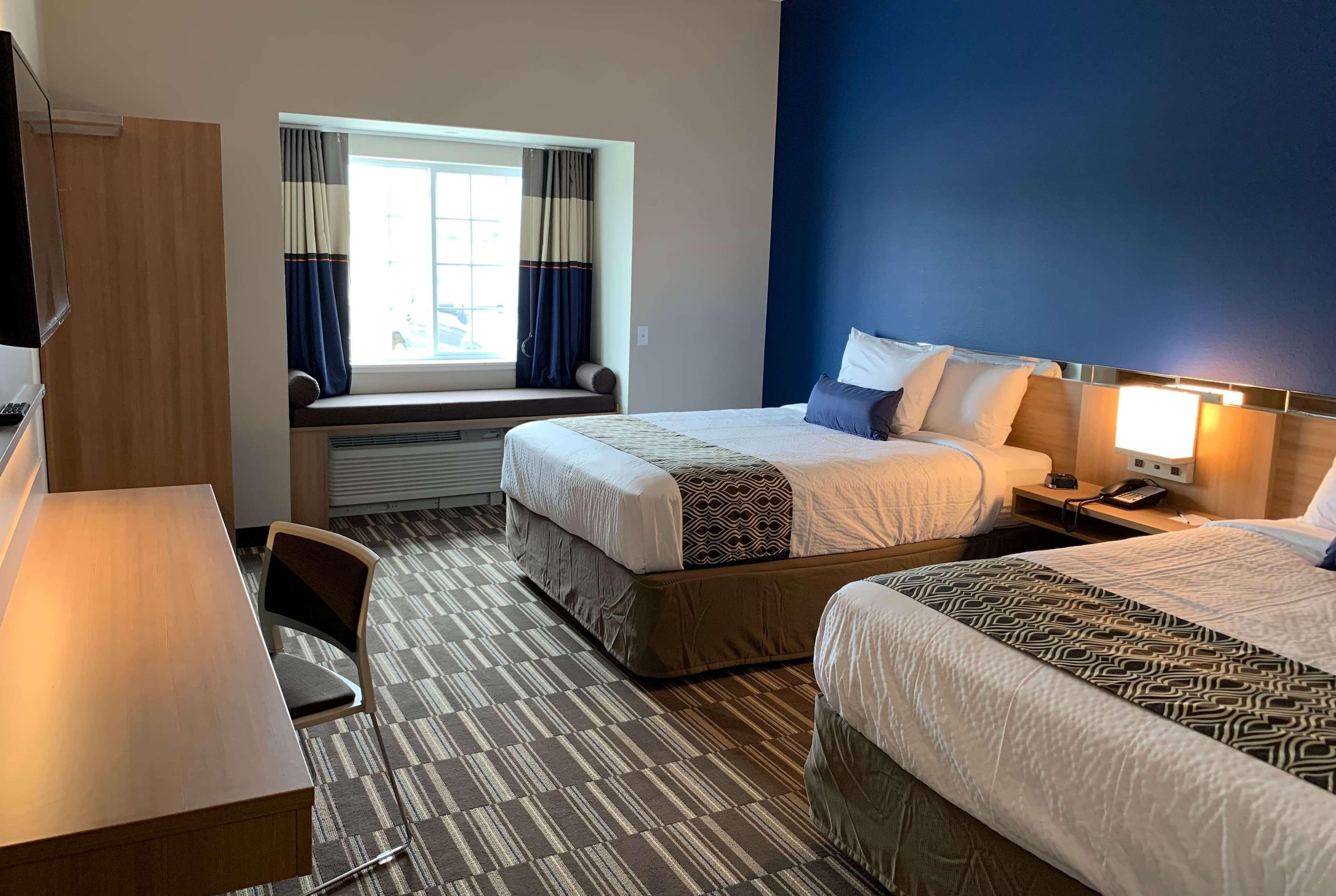 Microtel Inn & Suites By Wyndham Fountain Fort Carson Екстериор снимка