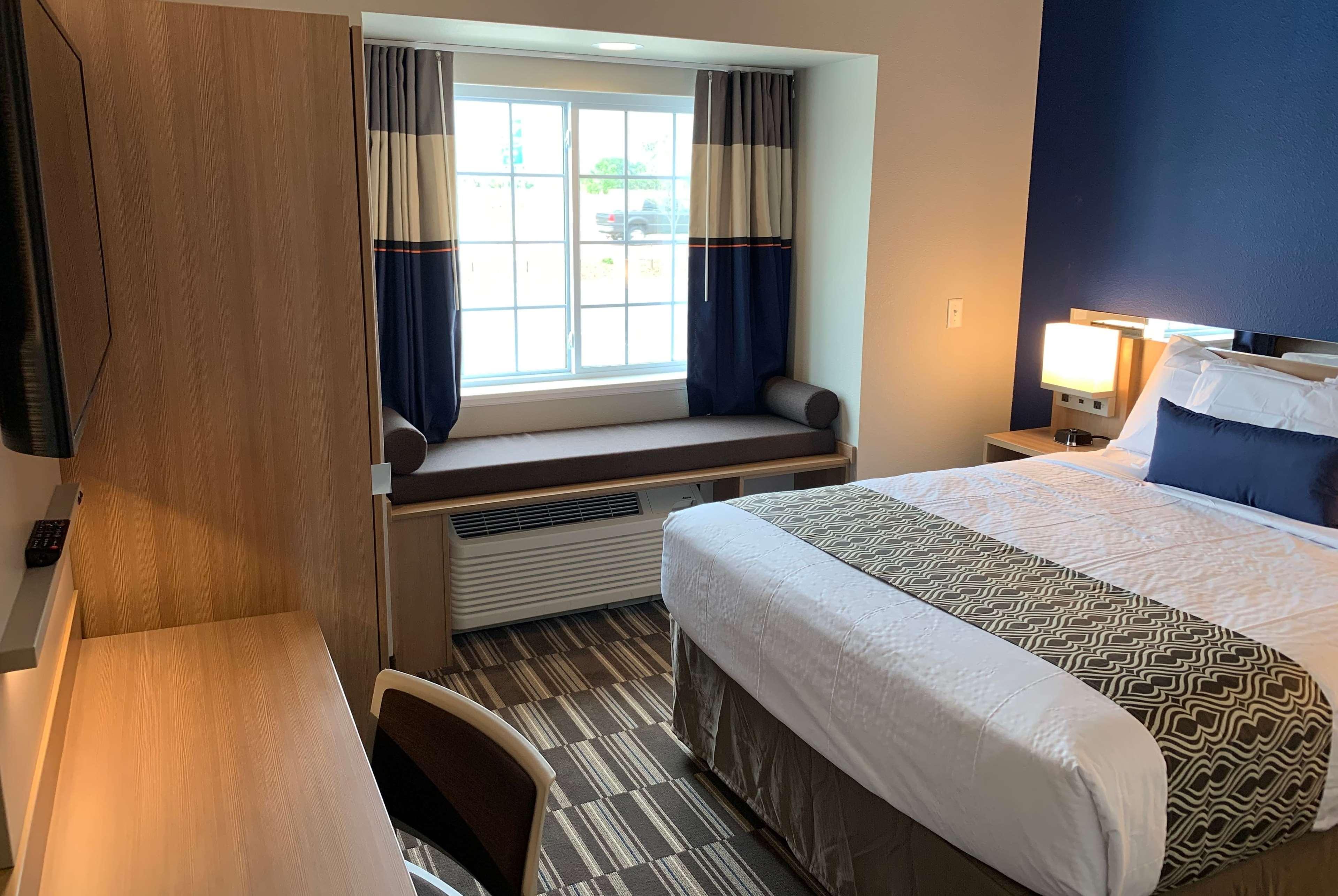 Microtel Inn & Suites By Wyndham Fountain Fort Carson Екстериор снимка