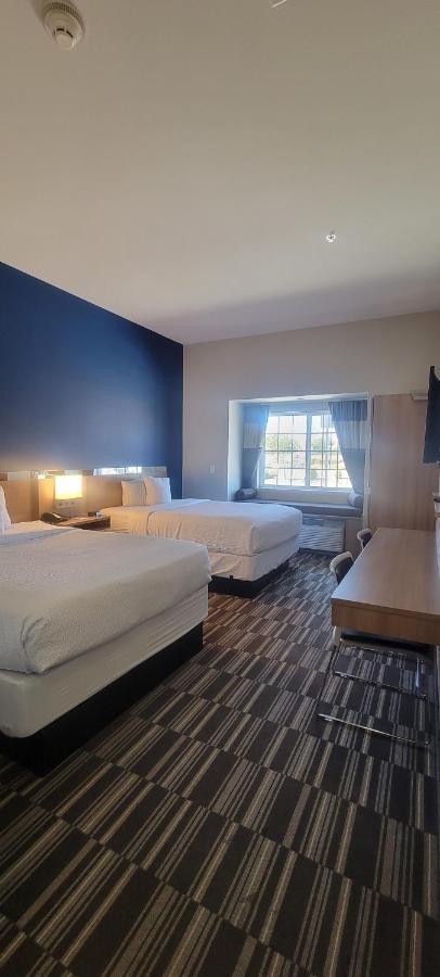 Microtel Inn & Suites By Wyndham Fountain Fort Carson Екстериор снимка