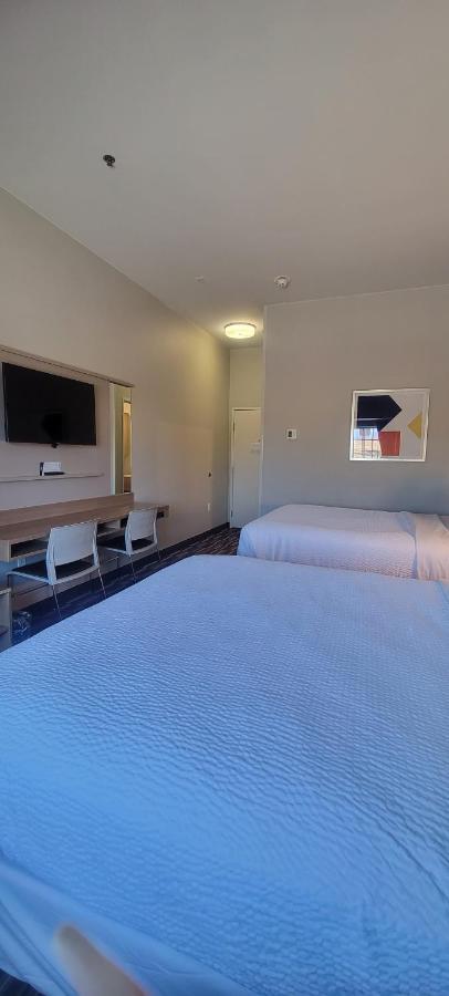 Microtel Inn & Suites By Wyndham Fountain Fort Carson Екстериор снимка