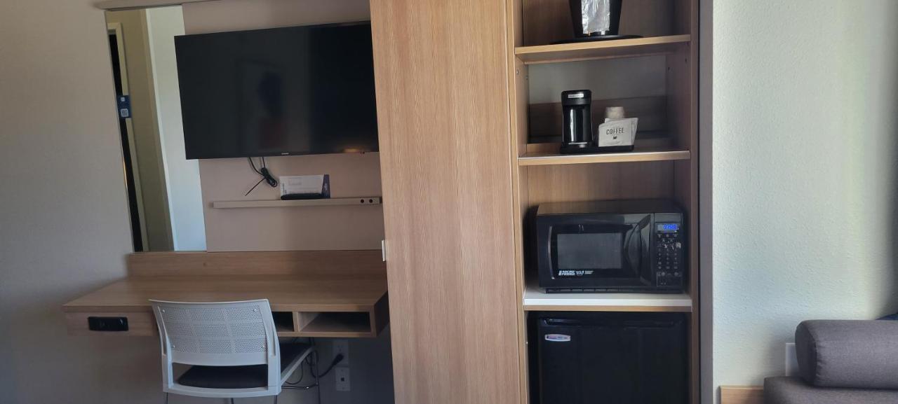 Microtel Inn & Suites By Wyndham Fountain Fort Carson Екстериор снимка