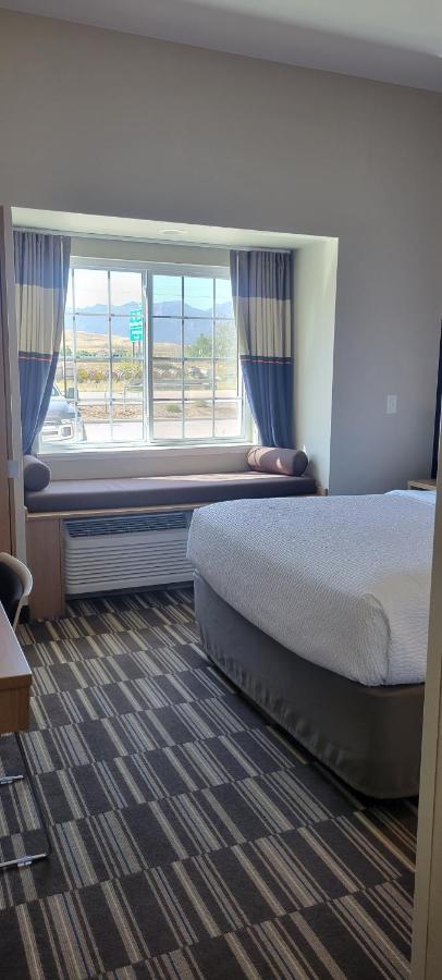 Microtel Inn & Suites By Wyndham Fountain Fort Carson Екстериор снимка