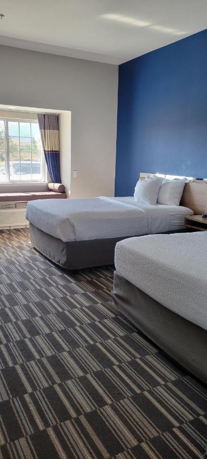 Microtel Inn & Suites By Wyndham Fountain Fort Carson Екстериор снимка