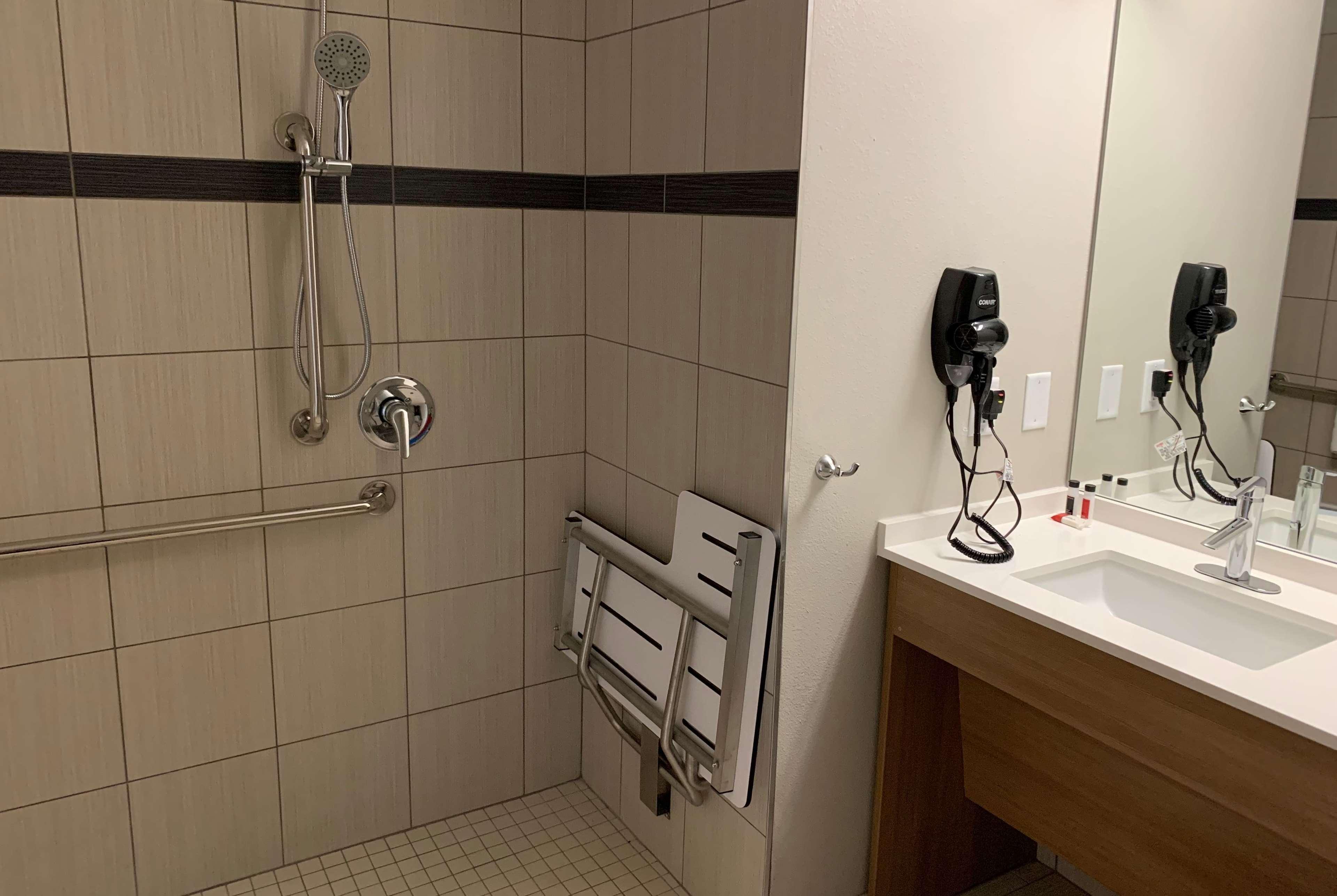 Microtel Inn & Suites By Wyndham Fountain Fort Carson Екстериор снимка